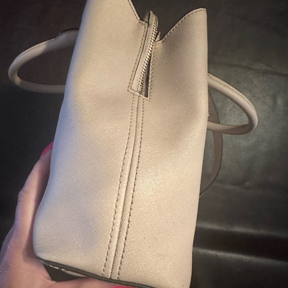 Michael Kors purse - Picture 3 of 16